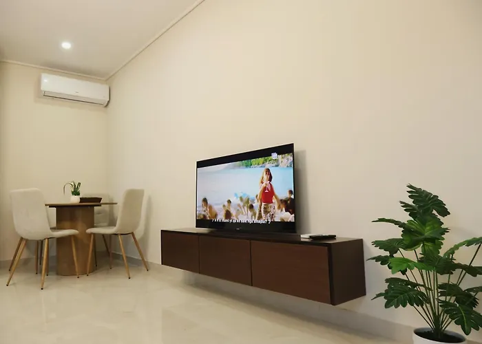 The Swan Nest 1